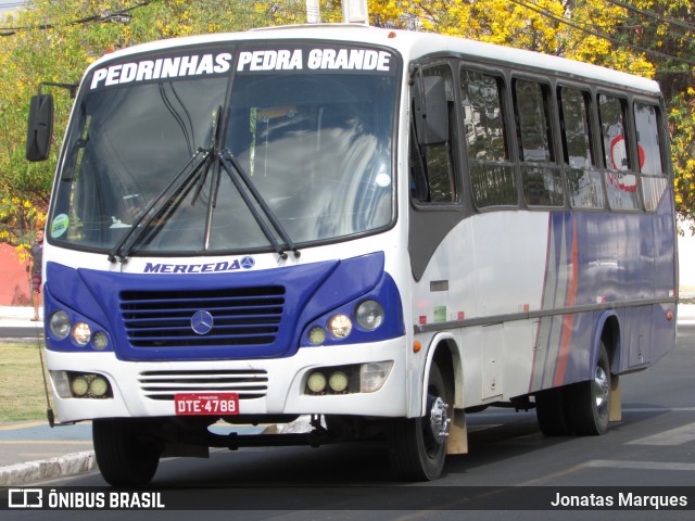 Ônibus Particulares 01 na cidade de Petrolina, Pernambuco, Brasil, por Jonatas Marques. Número da foto: #9378325.