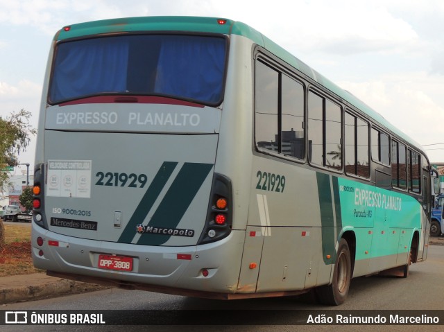 Expresso Planalto 221929 na cidade de Paracatu, Minas Gerais, Brasil, por Adão Raimundo Marcelino. ID da foto: 9382813.