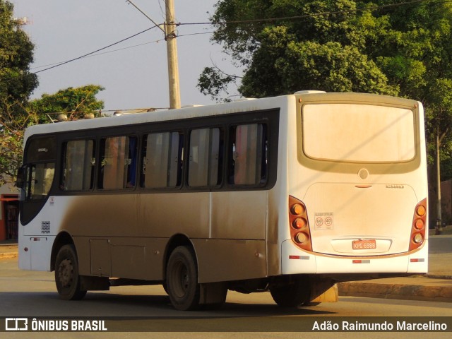 Ônibus Particulares 6988 na cidade de Paracatu, Minas Gerais, Brasil, por Adão Raimundo Marcelino. Número da foto: #9383293.