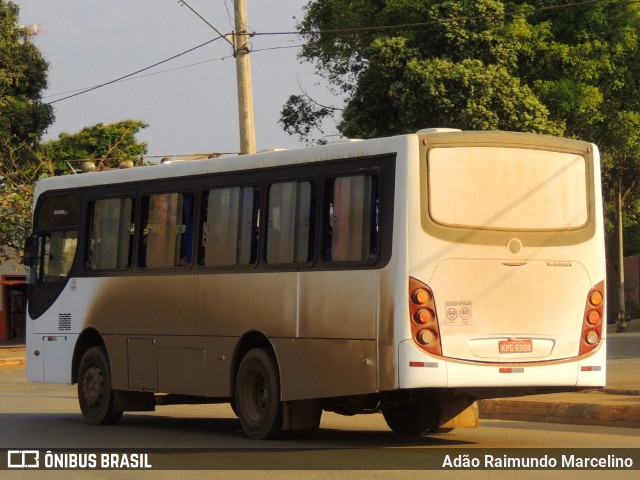 Ônibus Particulares 6988 na cidade de Paracatu, Minas Gerais, Brasil, por Adão Raimundo Marcelino. ID da foto: 9383293.