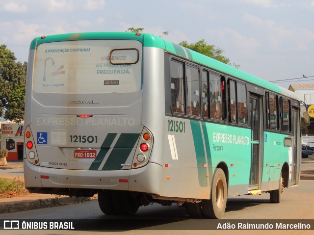 Expresso Planalto 121501 na cidade de Paracatu, Minas Gerais, Brasil, por Adão Raimundo Marcelino. Número da foto: #9382634.