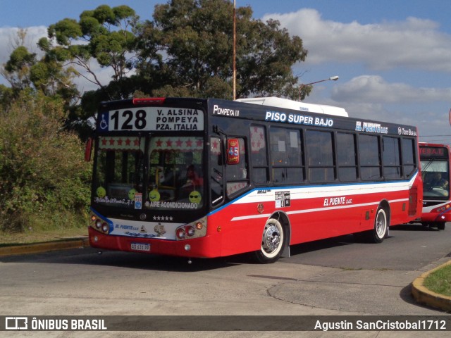 El Puente S.A.T. 45 na cidade de La Tablada, La Matanza, Buenos Aires, Argentina, por Agustin SanCristobal1712. Número da foto: #9330078.