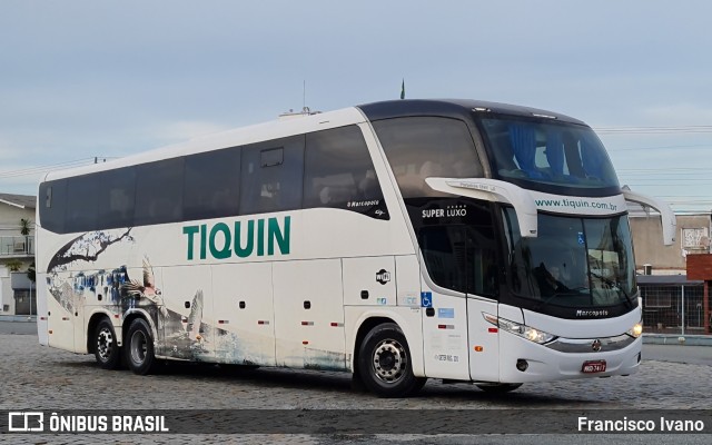 Transporte e Turismo Tiquin 3375 na cidade de Balneário Camboriú, Santa Catarina, Brasil, por Francisco Ivano. ID da foto: 9328480.