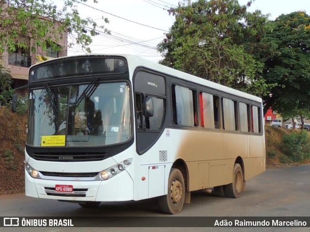 Ônibus Particulares 6988 na cidade de Paracatu, Minas Gerais, Brasil, por Adão Raimundo Marcelino. ID da foto: 9389159.