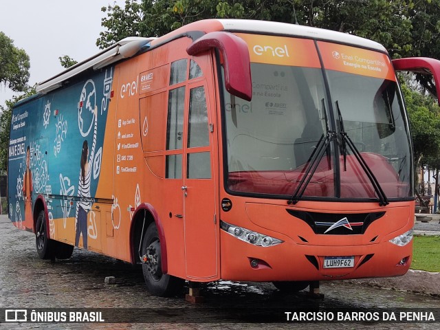 Ônibus Particulares  na cidade de Itaboraí, Rio de Janeiro, Brasil, por TARCISIO BARROS DA PENHA. ID da foto: 9391888.