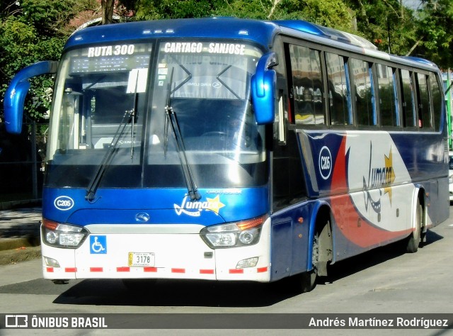 Lumaca C-205 na cidade de San José, San José, Costa Rica, por Andrés Martínez Rodríguez. Número da foto: #9392465.
