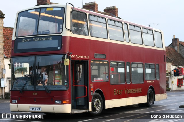 East Yorkshire Motor Services 685 na cidade de Helmsley, North Yorkshire, Inglaterra, por Donald Hudson. Número da foto: #9390699.