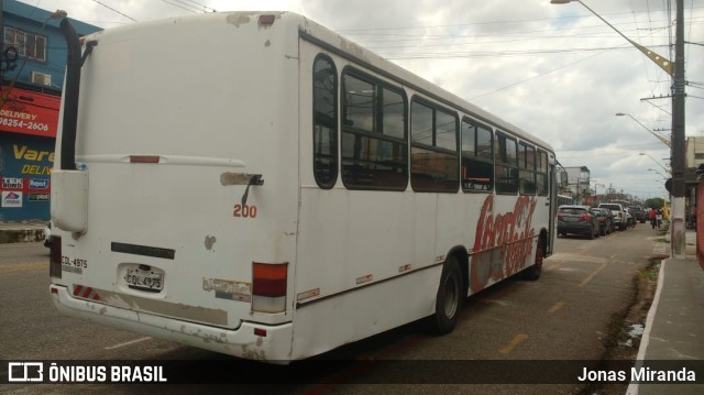Ônibus Particulares 200 na cidade de Ananindeua, Pará, Brasil, por Jonas Miranda. Número da foto: #9394708.
