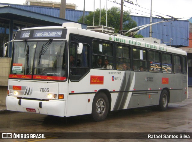 Metra - Sistema Metropolitano de Transporte 7085 na cidade de São Bernardo do Campo, São Paulo, Brasil, por Rafael Santos Silva. Número da foto: #9398554.
