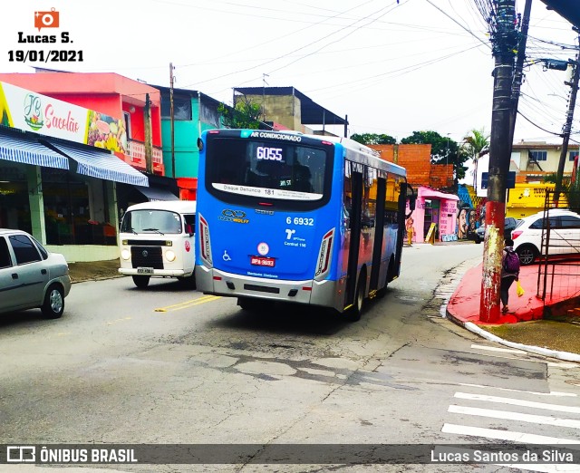 Transwolff Transportes e Turismo 6 6932 na cidade de São Paulo, São Paulo, Brasil, por Lucas Santos da Silva. Número da foto: #9397775.