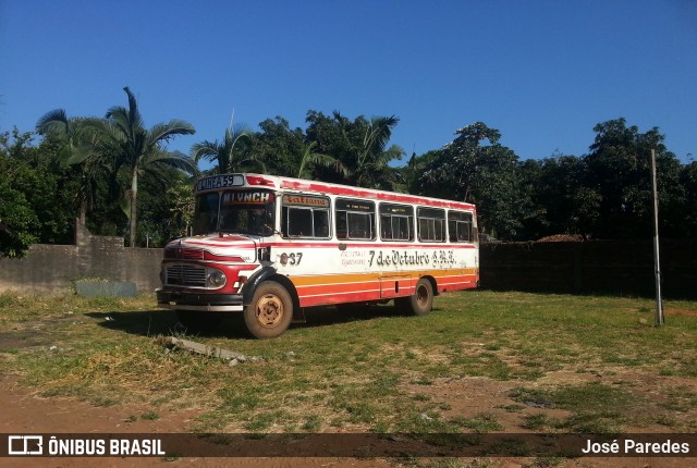 7 de Octubre - Linea 59 037 na cidade de Luque, Central, Paraguai, por José Paredes. Número da foto: #9398364.
