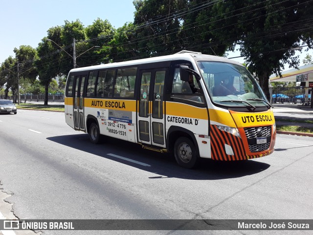 Ônibus Particulares DH-AB/820 na cidade de São José dos Campos, São Paulo, Brasil, por Marcelo José Souza. ID da foto: 9400251.