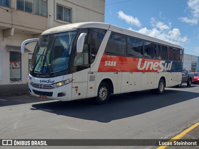 Unesul de Transportes 5488 na cidade de Tramandaí, Rio Grande do Sul, Brasil, por Lucas Steinhorst. Número da foto: #9402467.