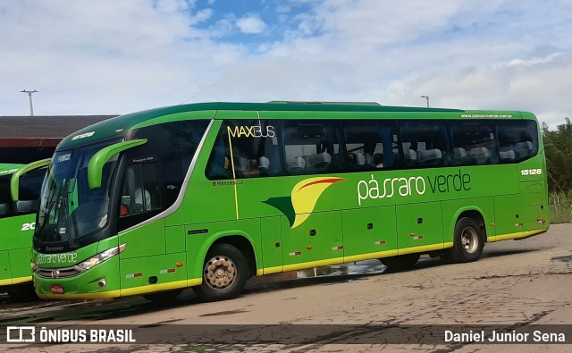 Pássaro Verde 15128 na cidade de Ouro Preto, Minas Gerais, Brasil, por Daniel Junior Sena. Número da foto: #9408346.