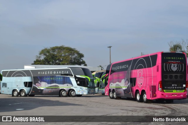 Viação Garcia 8715 na cidade de Curitiba, Paraná, Brasil, por Netto Brandelik. ID da foto: 9408435.