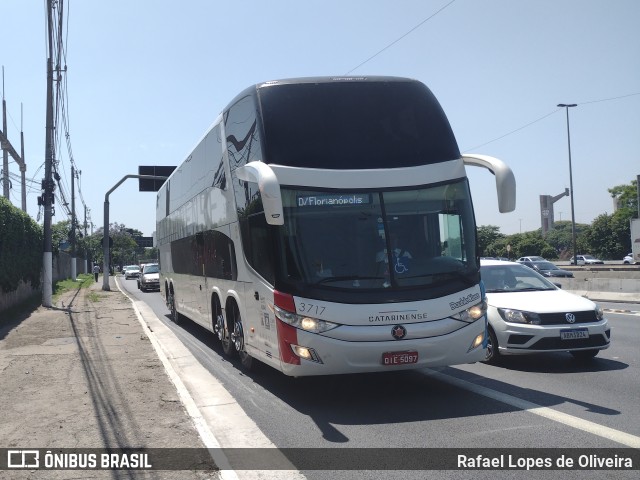 Auto Viação Catarinense 3717 na cidade de São Paulo, São Paulo, Brasil, por Rafael Lopes de Oliveira. ID da foto: 9413976.