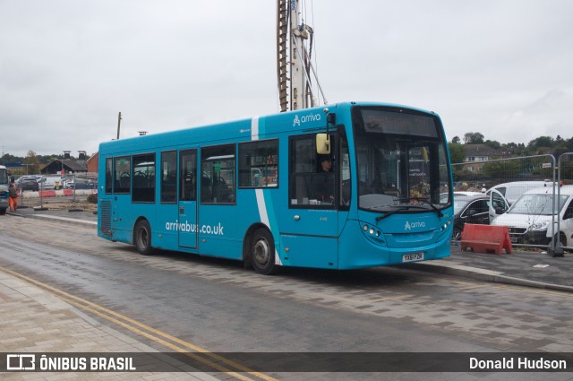 Arriva 4008 na cidade de Bishop's Stortford, Hertfordshire, Inglaterra, por Donald Hudson. ID da foto: 9412172.