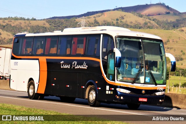 TransPlanalto 1090 na cidade de Roseira, São Paulo, Brasil, por Adriano Duarte. Número da foto: #9332436.