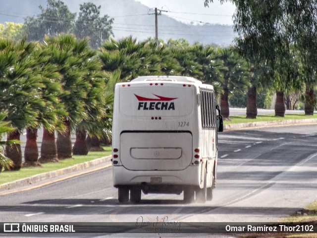 Flecha Roja México Valles 1274 na cidade de Ixmiquilpan, Hidalgo, México, por Omar Ramírez Thor2102. Número da foto: #9419452.
