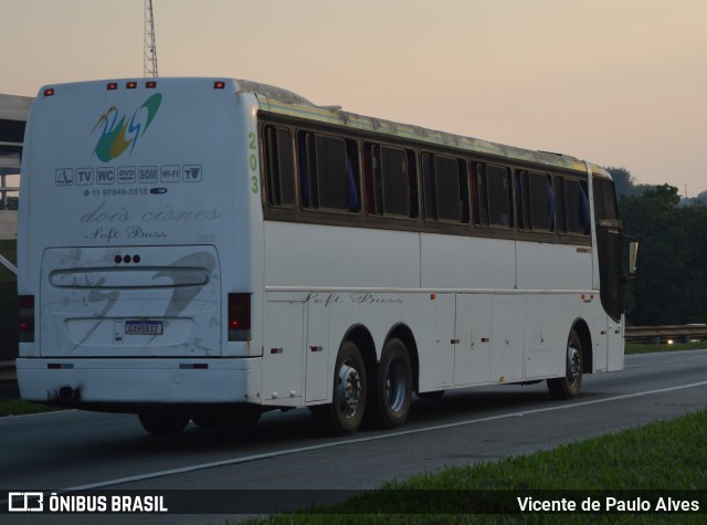 Ônibus Particulares 203 na cidade de Santa Isabel, São Paulo, Brasil, por Vicente de Paulo Alves. ID da foto: 9424048.