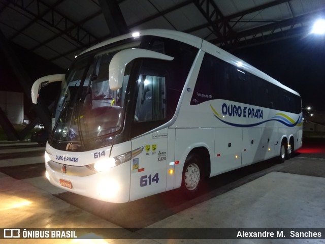 Viação Ouro e Prata 614 na cidade de Palmas, Paraná, Brasil, por Alexandre M.  Sanches. Número da foto: #9422129.
