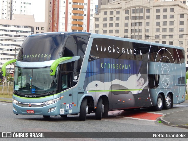 Viação Garcia 8654 na cidade de Curitiba, Paraná, Brasil, por Netto Brandelik. ID da foto: 9422153.