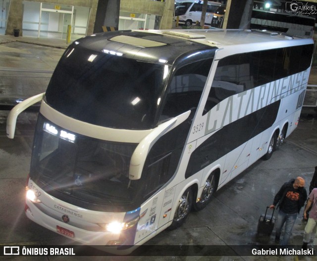 Auto Viação Catarinense 3529 na cidade de Curitiba, Paraná, Brasil, por Gabriel Michalski. ID da foto: 9335597.