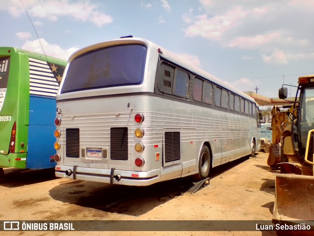 Ônibus Particulares 7403 na cidade de Águas Lindas de Goiás, Goiás, Brasil, por Luan Sebastião. Número da foto: #9339111.
