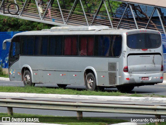 Ônibus Particulares 8C95 na cidade de Salvador, Bahia, Brasil, por Leonardo Queiroz. Número da foto: #9342387.
