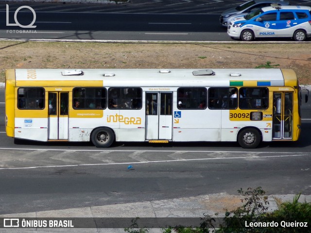 Plataforma Transportes 30092 na cidade de Salvador, Bahia, Brasil, por Leonardo Queiroz. ID da foto: 9342405.