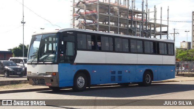 Ônibus Particulares 5556 na cidade de Porto Alegre, Rio Grande do Sul, Brasil, por JULIO SILVA. Número da foto: #9344968.