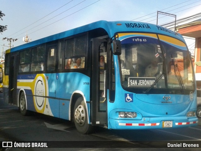 Transportes Paracito 15 na cidade de San Vicente, Moravia, San José, Costa Rica, por Daniel Brenes. Número da foto: #9349978.
