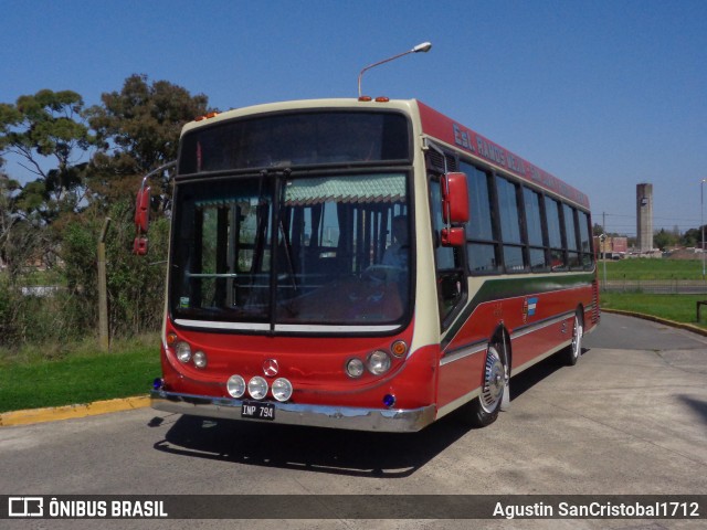 Ônibus Particulares 244 na cidade de La Tablada, La Matanza, Buenos Aires, Argentina, por Agustin SanCristobal1712. ID da foto: 9351436.