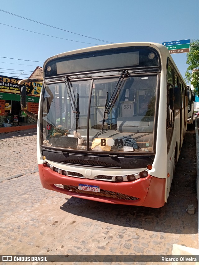 Ônibus Particulares 631 na cidade de Correntina, Bahia, Brasil, por Ricardo Oliveira. Número da foto: #9352605.