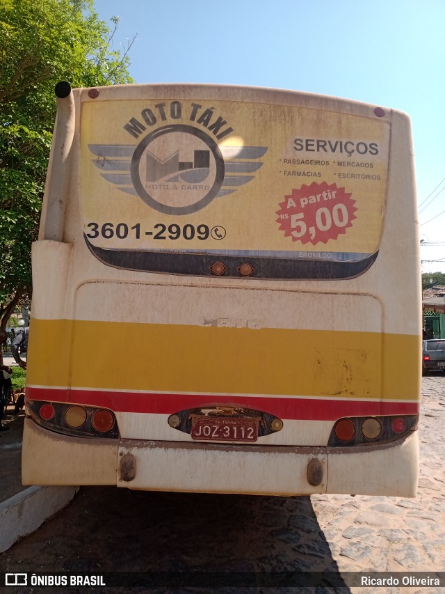 Ônibus Particulares JOZ3112 na cidade de Correntina, Bahia, Brasil, por Ricardo Oliveira. Número da foto: #9352658.