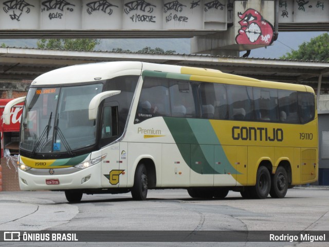 Empresa Gontijo de Transportes 19110 na cidade de Rio de Janeiro, Rio de Janeiro, Brasil, por Rodrigo Miguel. ID da foto: 9352649.