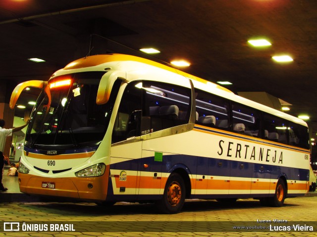 Viação Sertaneja 690 na cidade de Belo Horizonte, Minas Gerais, Brasil, por Lucas Vieira. ID da foto: 9459923.