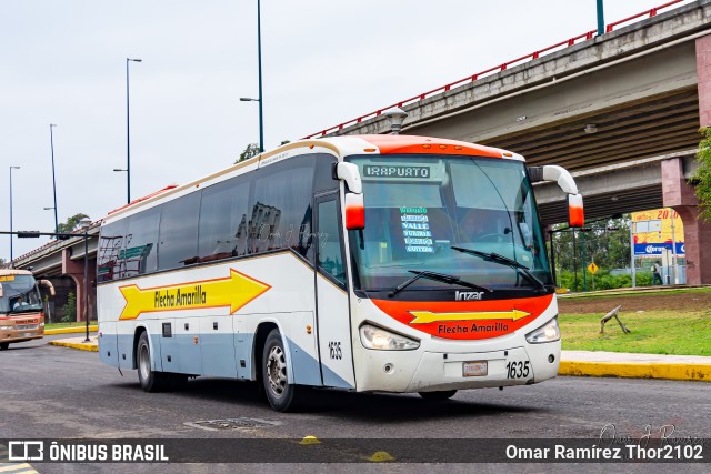Flecha Amarilla 1635 na cidade de Morelia, Michoacán, México, por Omar Ramírez Thor2102. Número da foto: #9459963.