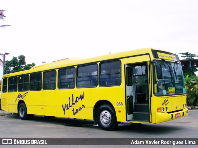 Yellow Tour 058 na cidade de Santos, São Paulo, Brasil, por Adam Xavier Rodrigues Lima. ID da foto: 9463516.