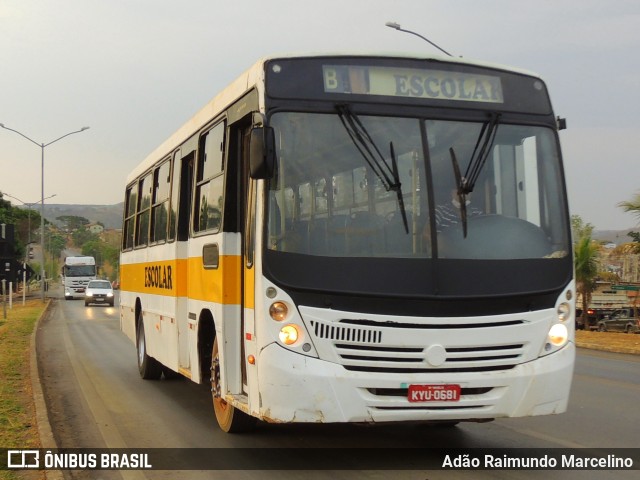 Escolares 0681 na cidade de Paracatu, Minas Gerais, Brasil, por Adão Raimundo Marcelino. Número da foto: #9465322.