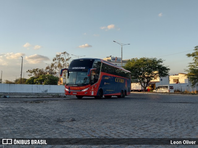 Viação Cetro 20009 na cidade de Caruaru, Pernambuco, Brasil, por Leon Oliver. Número da foto: #9466364.