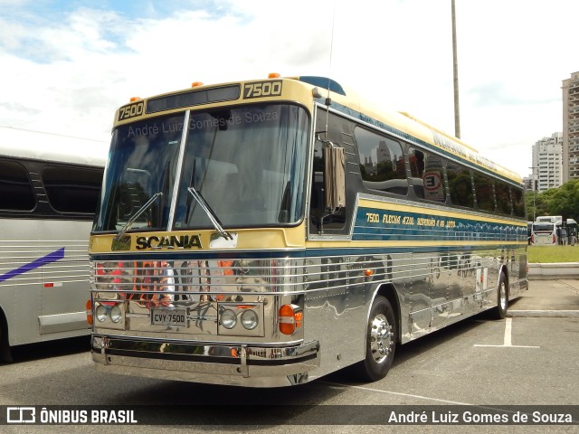 Ônibus Particulares 7500 na cidade de São Paulo, São Paulo, Brasil, por André Luiz Gomes de Souza. ID da foto: 9471593.