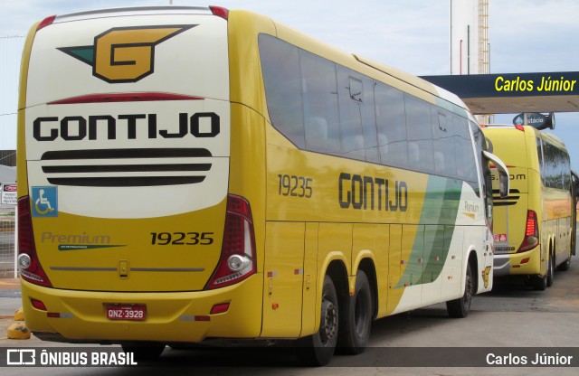 Empresa Gontijo de Transportes 19235 na cidade de Goiânia, Goiás, Brasil, por Carlos Júnior. ID da foto: 9470509.