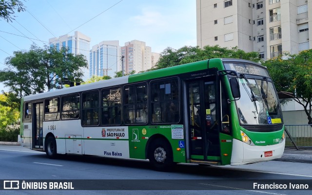 Viação Santa Brígida 1 1961 na cidade de São Paulo, São Paulo, Brasil, por Francisco Ivano. ID da foto: 9474891.