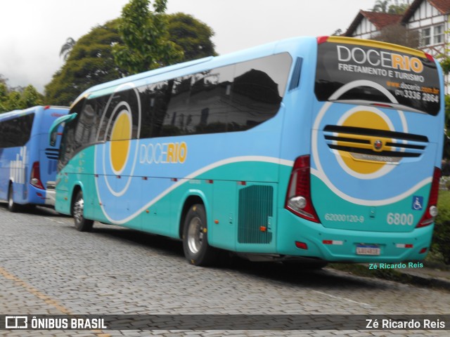 Doce Rio Fretamento e Turismo 6800 na cidade de Petrópolis, Rio de Janeiro, Brasil, por Zé Ricardo Reis. Número da foto: #9481801.