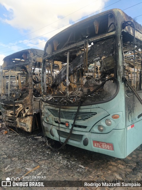 Sucata e Desmanches 1106 na cidade de Londrina, Paraná, Brasil, por Rodrigo Mazzetti Sampaio. Número da foto: #9487924.