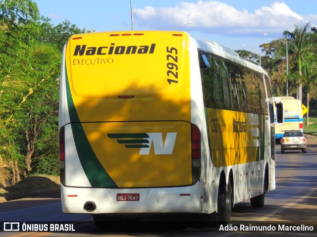 Viação Nacional 12925 na cidade de Paracatu, Minas Gerais, Brasil, por Adão Raimundo Marcelino. ID da foto: 9488357.