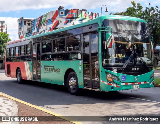 Transplusa 36 na cidade de San José, San José, Costa Rica, por Andrés Martínez Rodríguez. Número da foto: #9488278.