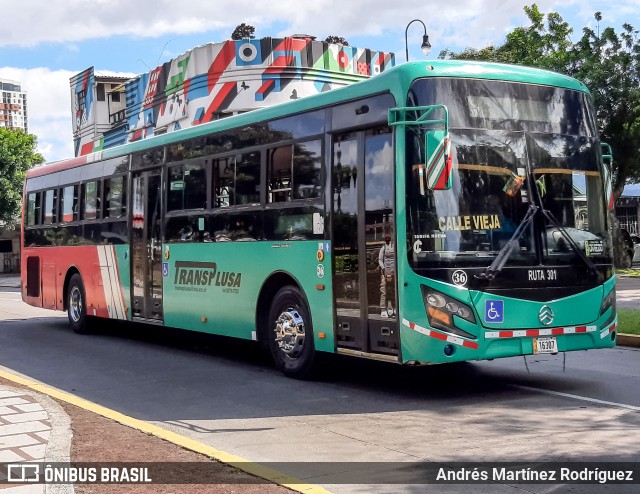 Transplusa 36 na cidade de San José, San José, Costa Rica, por Andrés Martínez Rodríguez. ID da foto: 9488278.