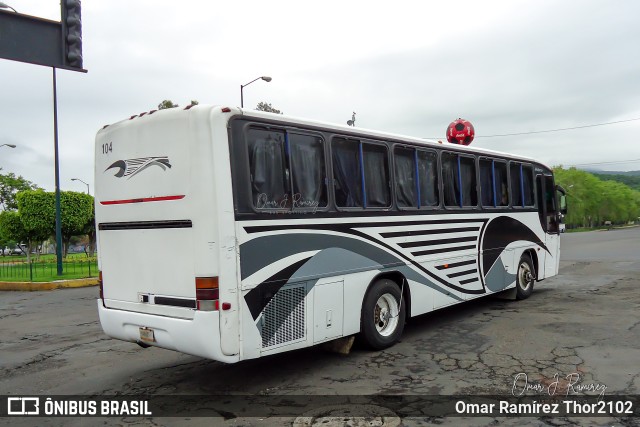 Zina-bus 104 na cidade de Morelia, Michoacán, México, por Omar Ramírez Thor2102. Número da foto: #9499236.